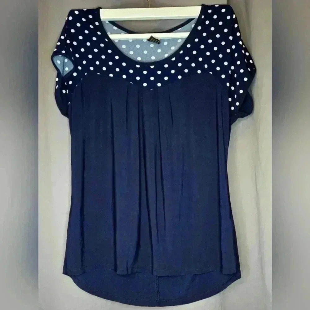 Susan Lawrence Women's Navy blue with white polka dot blouse size Medium